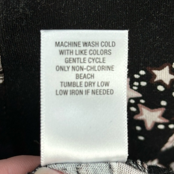 Gypsies & Moondust Short Sleeve Floral Print Lace Up Neck Tunic  - Black - Large - Picture 9 of 12